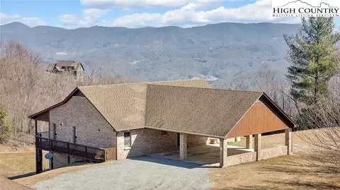 668 Pigeon Roost Rd, Banner Elk, NC 28604