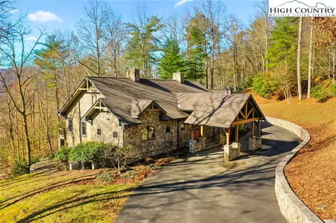 284 Lucky Leaf Ln, Vilas, NC 28692