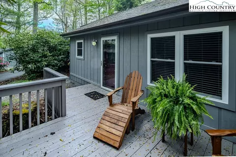 919 Highland Hills Rd, Newland, NC 28657