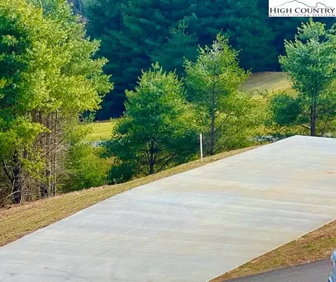 175 Gleneagle West Dr, Roaring Gap, NC 28668 photo 3