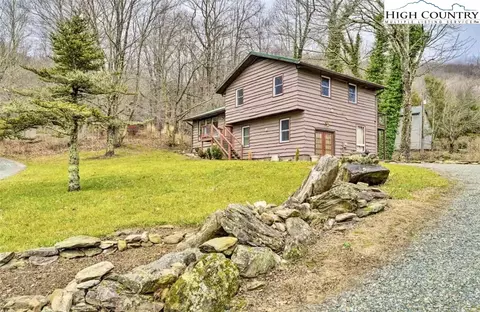 284 Valley Creek Ln, Banner Elk, NC 28604