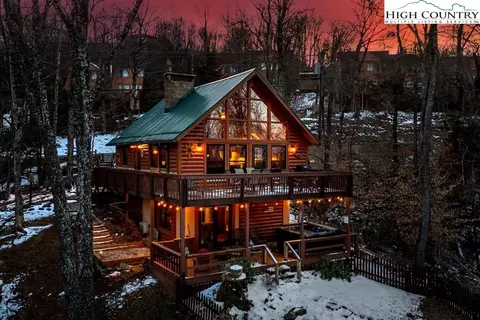 223 Charter Hills Rd, Beech Mountain, NC 28604
