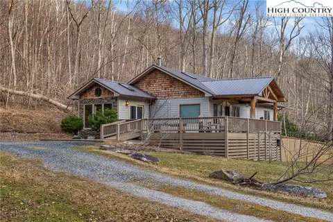 87 Cabin Cove Ln, Banner Elk, NC 28604