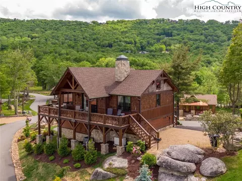 18 Camp Eagle Ct, Banner Elk, NC 28604