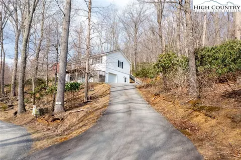 180 Gray Stone Dr, West Jefferson, NC 28694