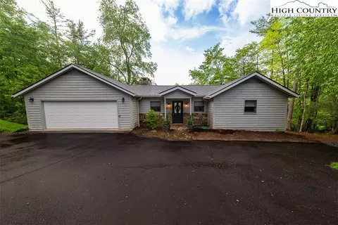 284 Red Bird Ln, Roaring Gap, NC 28668