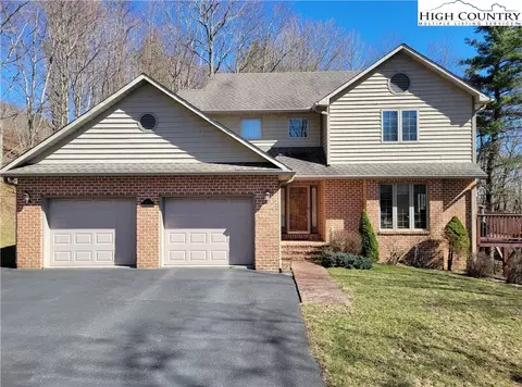 272 Maple Ridge Dr, Boone, NC 28607 photo 3
