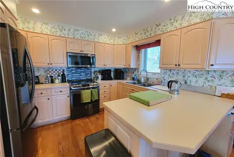 272 Maple Ridge Dr, Boone, NC 28607 photo 12