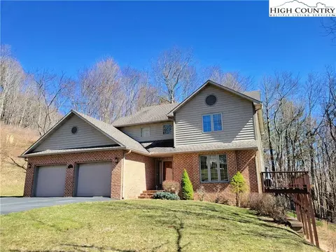 272 Maple Ridge Dr, Boone, NC 28607 photo 2