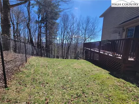 272 Maple Ridge Dr, Boone, NC 28607 photo 4