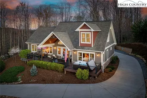 1518 Johns Ridge Pkwy, Lenoir, NC 28645