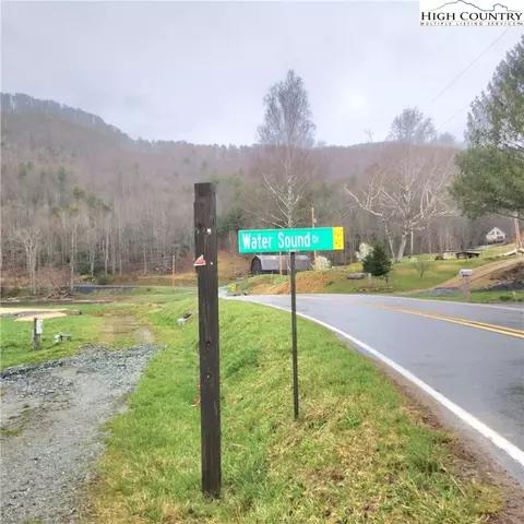 7 Water Sound Dr, Elk Park, NC 28622