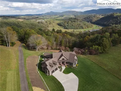 26 Scenic River Dr, Sparta, NC 28675