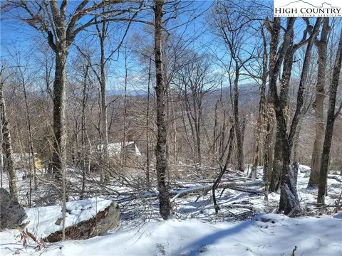 116 Village Rd, Beech Mountain, NC 28604 photo 2