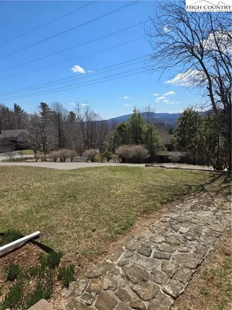 356 Maple Ridge Dr, Boone, NC 28607 photo 4