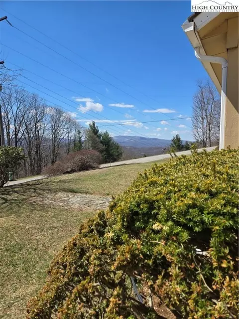 356 Maple Ridge Dr, Boone, NC 28607 photo 5