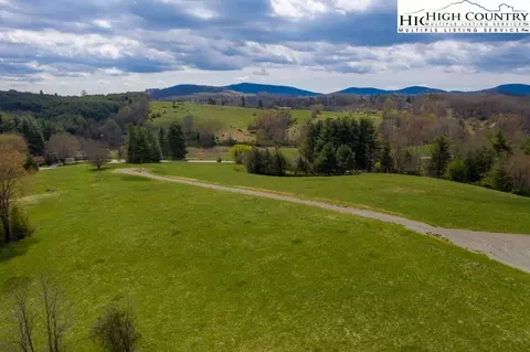 APT 5 Autumn Glen Drive, Sparta, NC 28675
