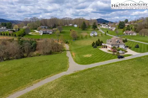 APT 6 Autumn Glen Drive, Sparta, NC 28675