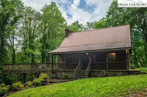 2610 Indian Grave Rd, Lenoir, NC 28645