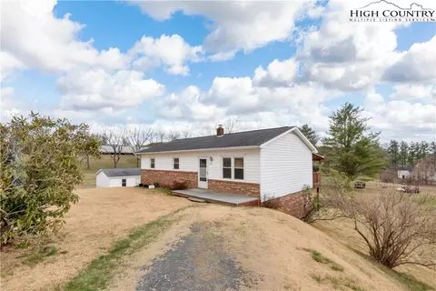 186 Jefferson Apparel Rd, Crumpler, NC 28617