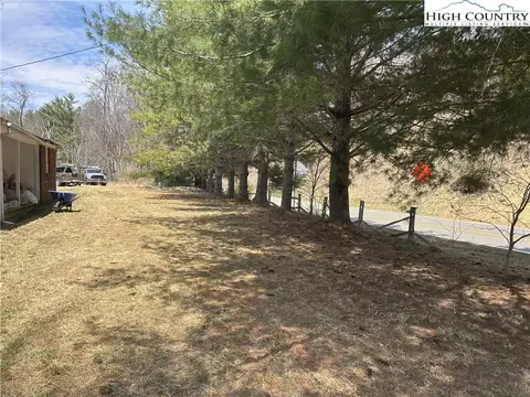 3621 Nc Highway 113 Hwy, Laurel Springs, NC 28644