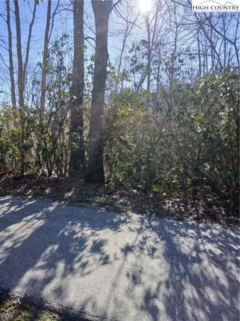 456 Greenbriar Loop, Newland, NC 28657