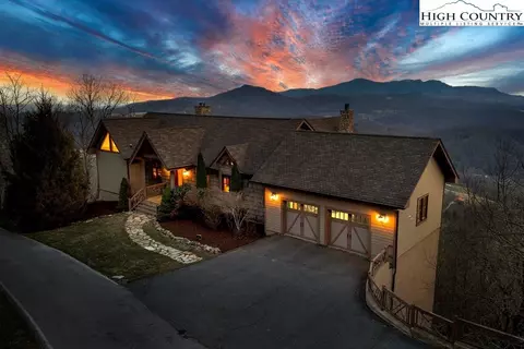 504 Fox Run Rd, Banner Elk, NC 28604