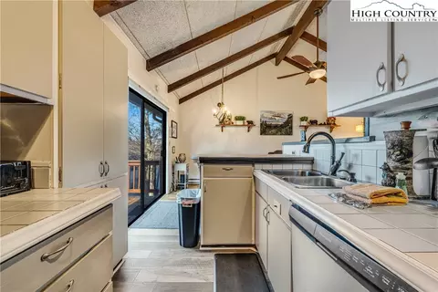 101 Hornbeam Rd #5D, Beech Mountain, NC 28604 photo 8