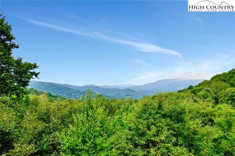 86 Tyneridge Rd, Banner Elk, NC 28604