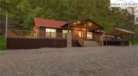 49 Dobbins Rd, Banner Elk, NC 28604
