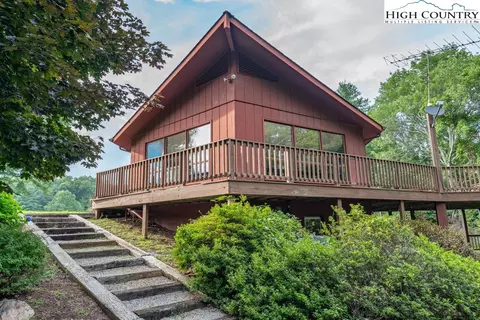 835 Ridge Rd, Spruce Pine, NC 28777