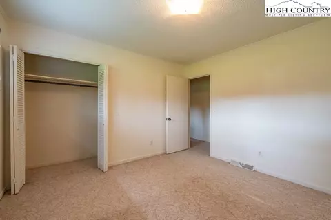 Bedroom - 835 Ridge Rd, Spruce Pine, NC 28777 photo 4 of 6