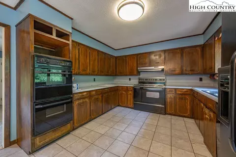 Kitchen - 835 Ridge Rd, Spruce Pine, NC 28777 photo 1 of 3