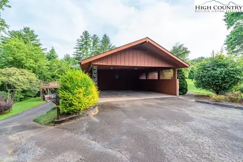 Exterior - 835 Ridge Rd, Spruce Pine, NC 28777 photo 3 of 11