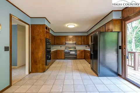 Kitchen - 835 Ridge Rd, Spruce Pine, NC 28777 photo 3 of 3