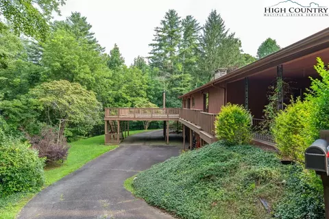 Exterior - 835 Ridge Rd, Spruce Pine, NC 28777 photo 7 of 11
