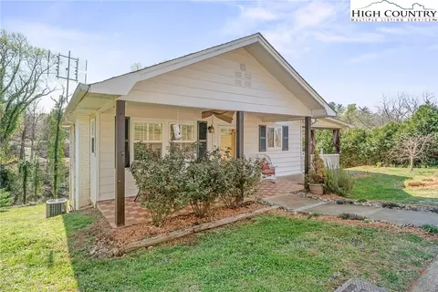 111 Clark St, Morganton, NC 28655 photo 2