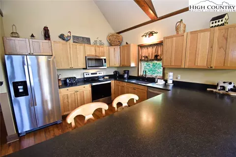142 Deerwood Trl, Seven Devils, NC 28604 photo 20