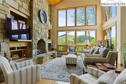 1517 Cranberry Cove Dr, Linville, NC 28646