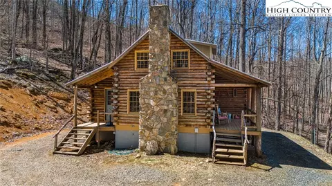 505 Teenas Ln, Burnsville, NC 28714