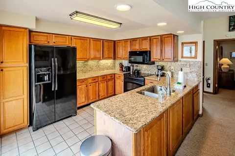 100 Beechtop Rd, Beech Mountain, NC 28604 photo 14