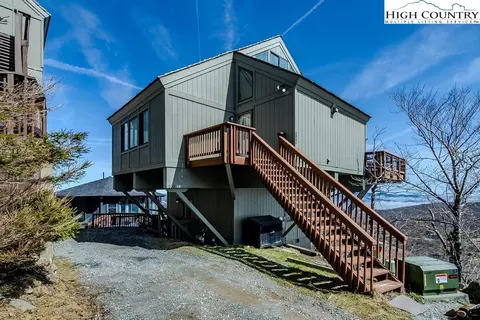 100 Beechtop Rd, Beech Mountain, NC 28604 photo 2