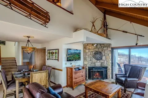 100 Beechtop Rd, Beech Mountain, NC 28604 photo 9