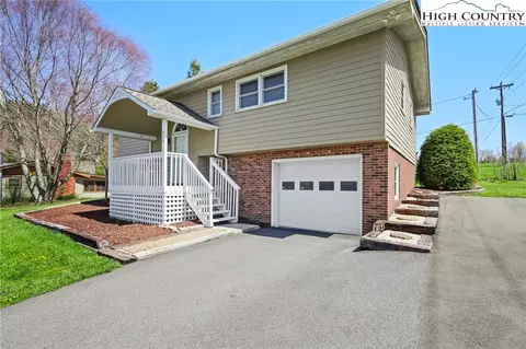 210 Paul Critcher Dr, Boone, NC 28607