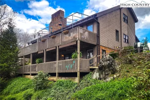 222 The Overlook Rd #2, Banner Elk, NC 28604