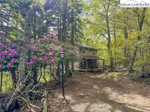 841 Homestead Rd, Todd, NC 28684