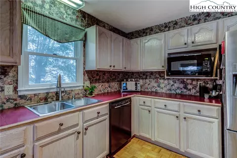 109 E Meadows Ln, Boone, NC 28607 photo 11