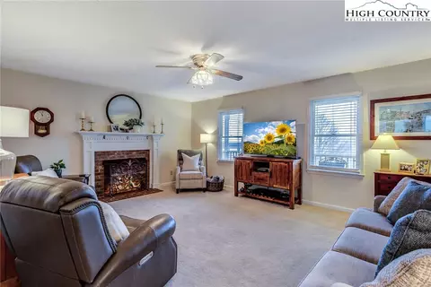 109 E Meadows Ln, Boone, NC 28607 photo 2