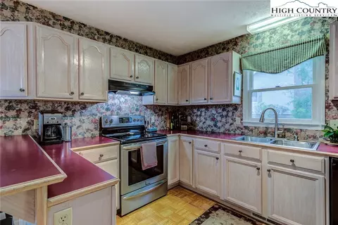 109 E Meadows Ln, Boone, NC 28607 photo 12