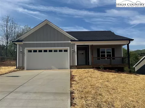 145 W Evergreen St, West Jefferson, NC 28694